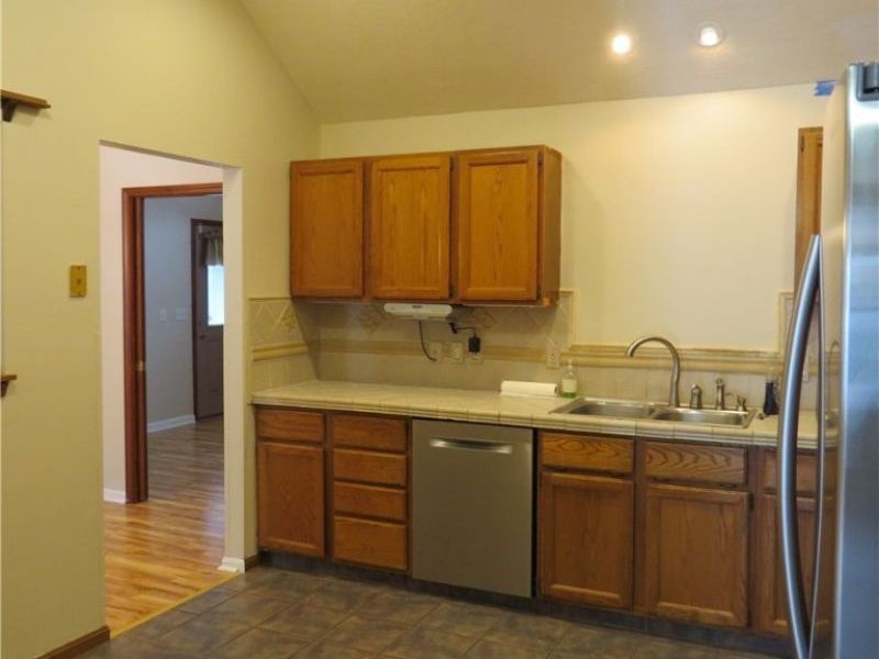 539 Fieldstone Dr., Amherst, OH 44001 Photo 5