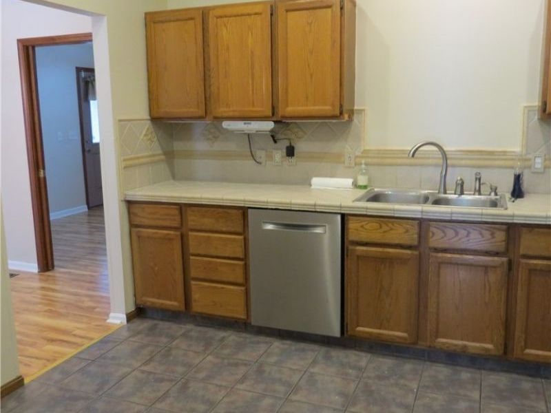 539 Fieldstone Dr., Amherst, OH 44001 Photo 7