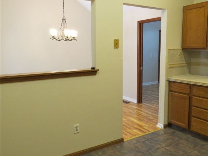 539 Fieldstone Dr., Amherst, OH 44001 Photo 8