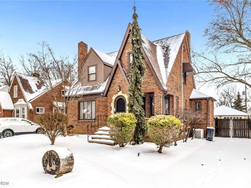 16605 Woodbury Avenue, Cleveland, OH 44135 Photo 2