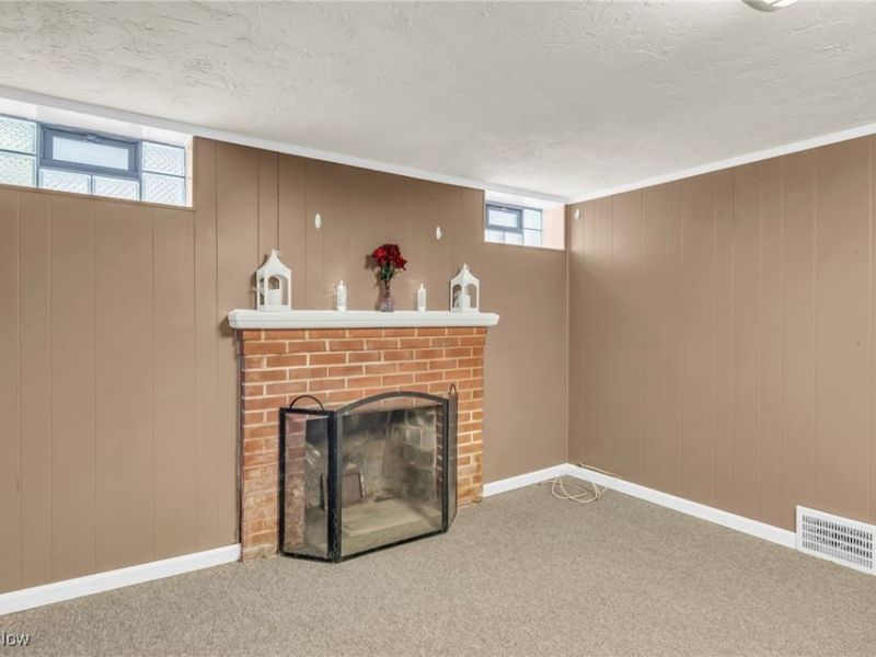 16605 Woodbury Avenue, Cleveland, OH 44135 Photo 29