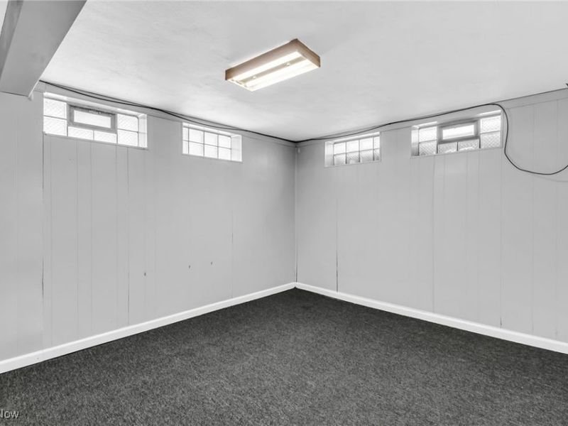 16605 Woodbury Avenue, Cleveland, OH 44135 Photo 32