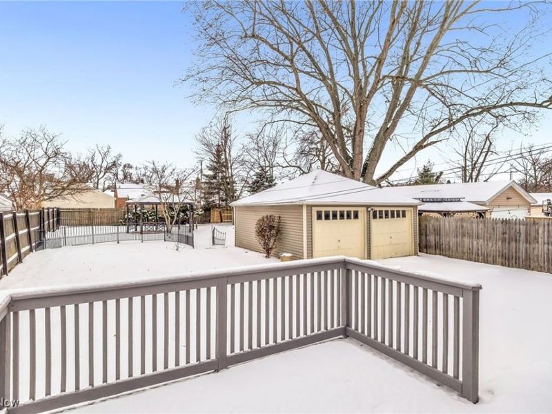 16605 Woodbury Avenue, Cleveland, OH 44135 Photo 36