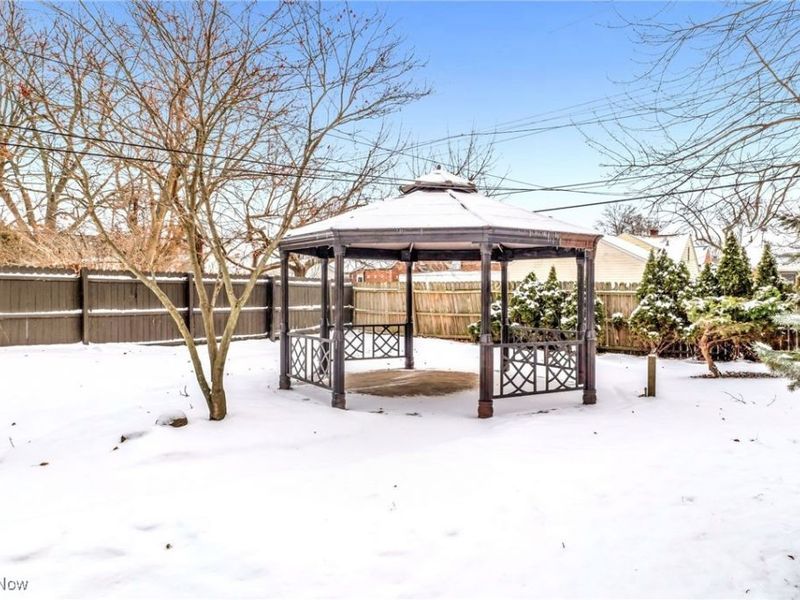 16605 Woodbury Avenue, Cleveland, OH 44135 Photo 37