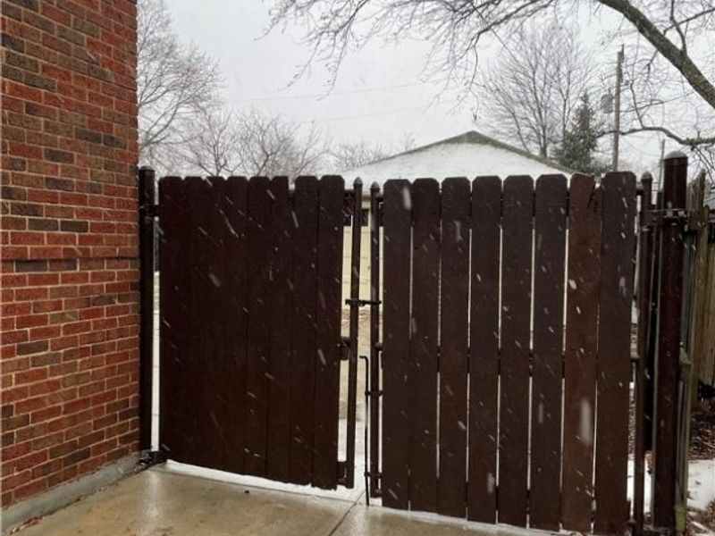 16605 Woodbury Avenue, Cleveland, OH 44135 Photo 39