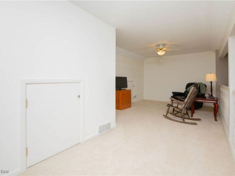 750-2 Hampton Circle, Unit 2, Aurora, OH 44202 Photo 11