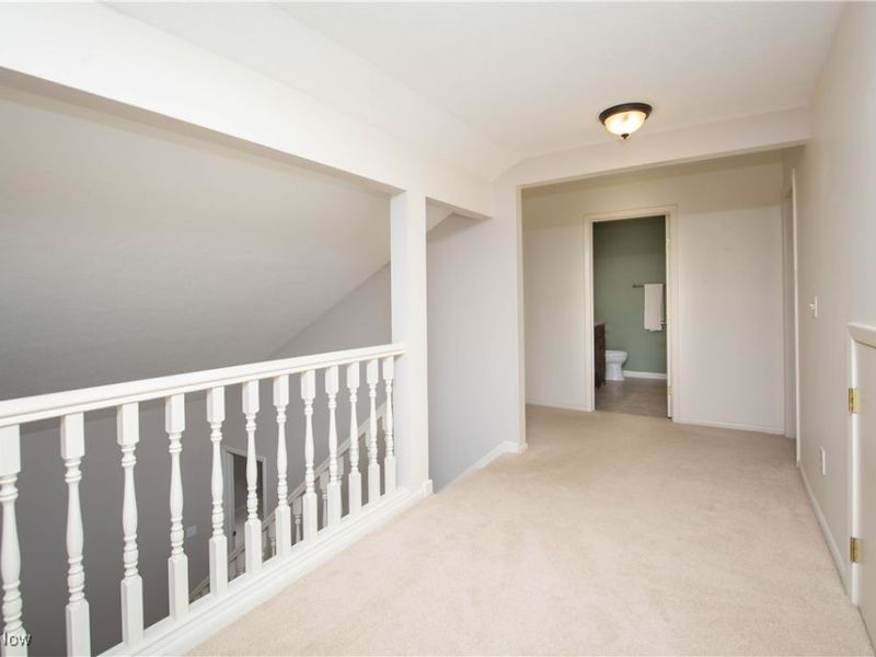 750-2 Hampton Circle, Unit 2, Aurora, OH 44202 Photo 12