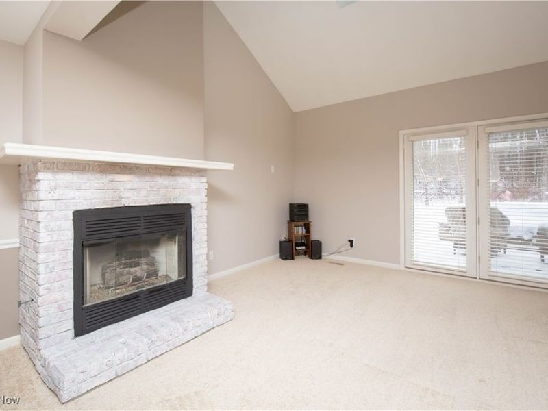 750-2 Hampton Circle, Unit 2, Aurora, OH 44202 Photo 5