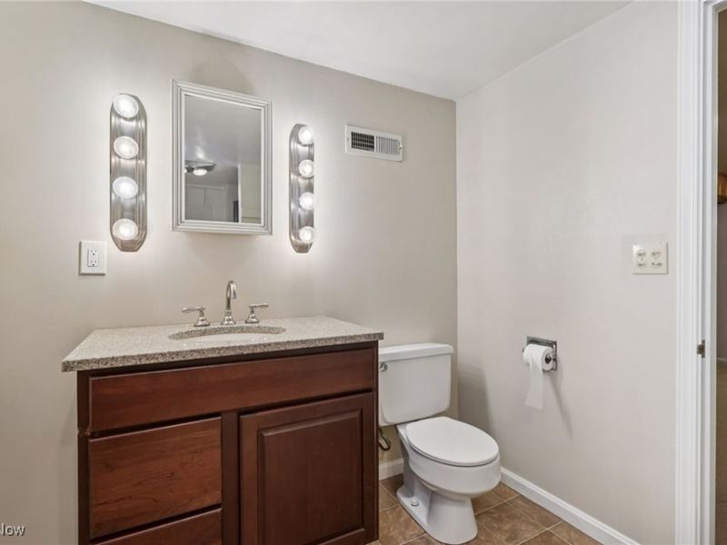 1606 Parker Drive, Mayfield Heights, OH 44124 Photo 22