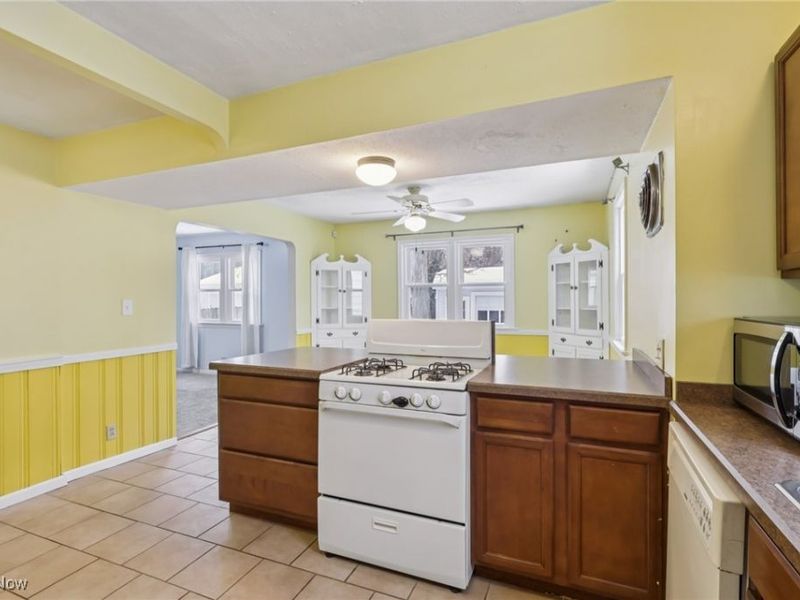 1606 Parker Drive, Mayfield Heights, OH 44124 Photo 6