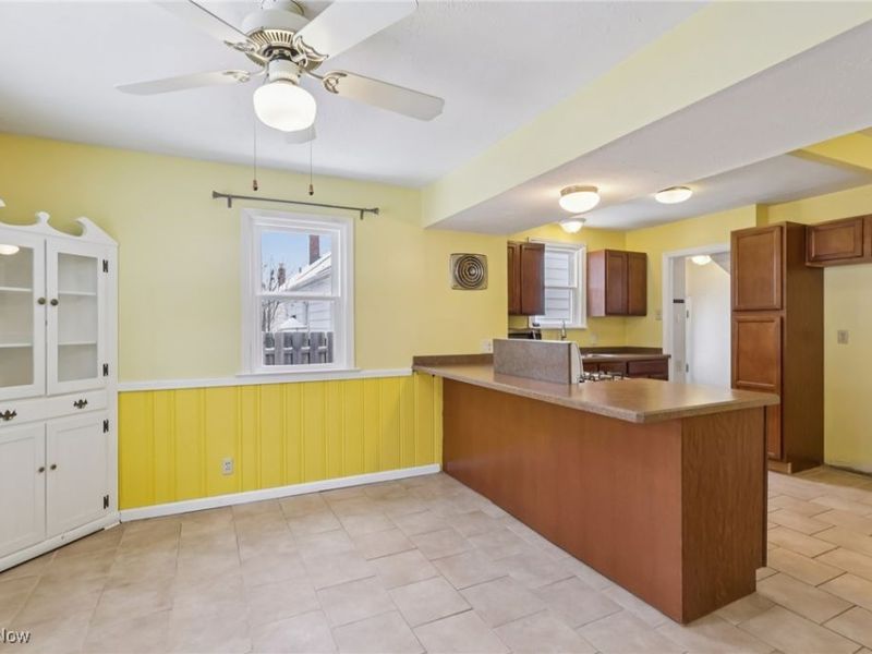 1606 Parker Drive, Mayfield Heights, OH 44124 Photo 8