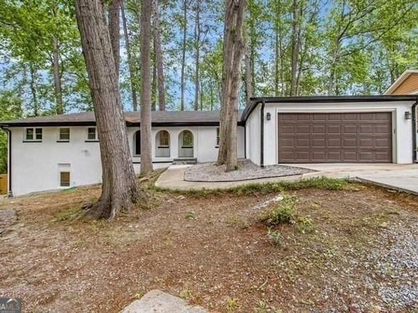 3185 Hammarskjold Drive, East Point, GA 30344