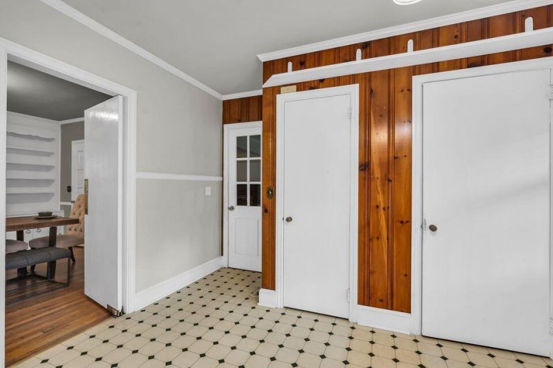 205 Woodlawn Street Photo 18