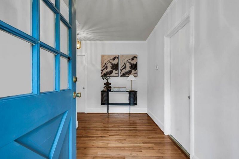 205 Woodlawn Street Photo 9