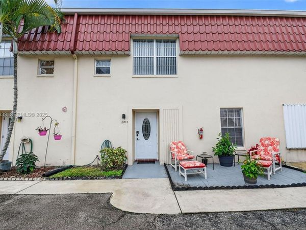 820 Salem Ln, Unit B, Lake Worth, FL 33467