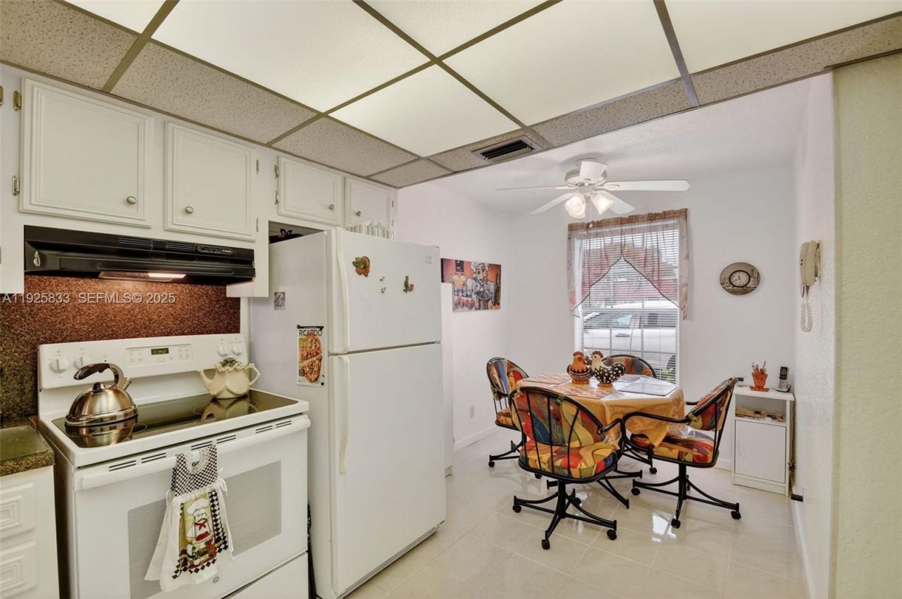 820 Salem Ln, Unit B, Lake Worth, FL 33467 Photo