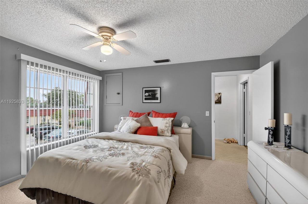 820 Salem Ln, Unit B, Lake Worth, FL 33467 Photo