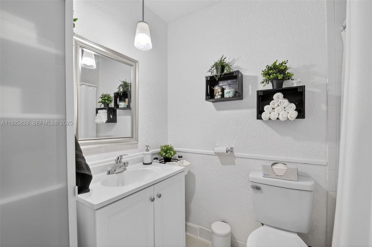 820 Salem Ln, Unit B, Lake Worth, FL 33467 Photo