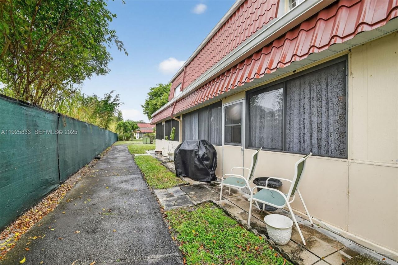820 Salem Ln, Unit B, Lake Worth, FL 33467 Photo