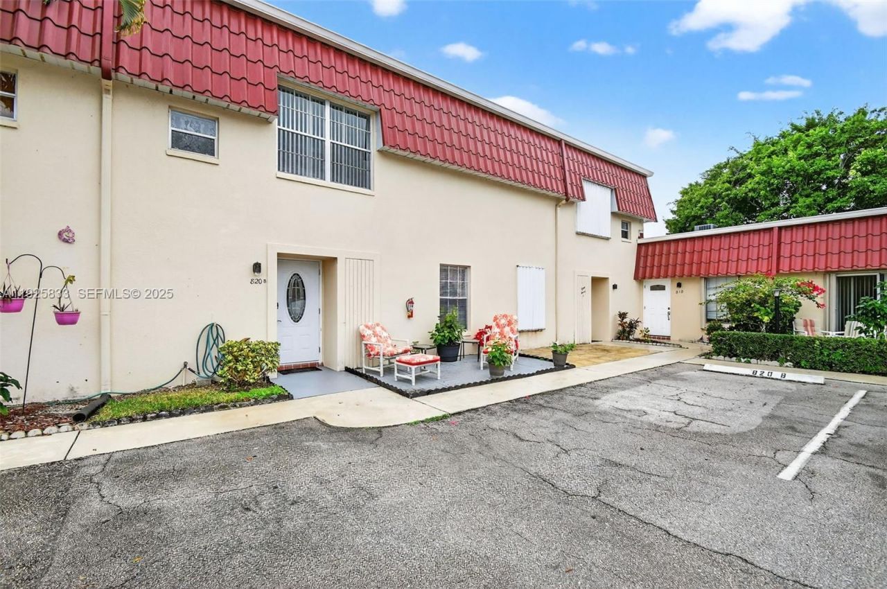 820 Salem Ln, Unit B, Lake Worth, FL 33467 Photo