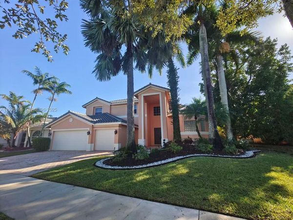 1035 Waterside Cir, Weston, FL 33327