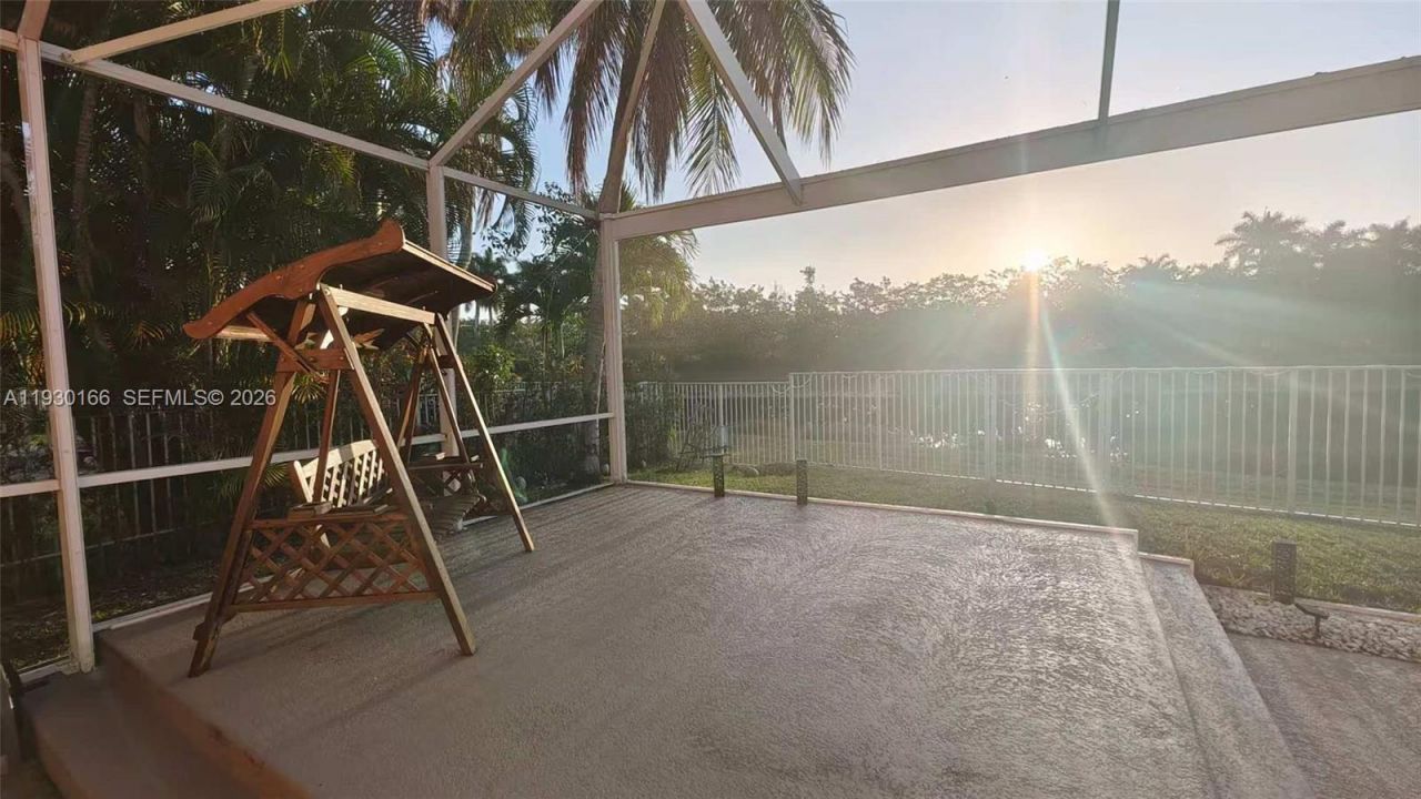 1035 Waterside Cir, Weston, FL 33327 Photo