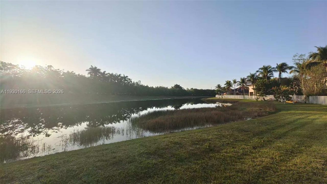 1035 Waterside Cir, Weston, FL 33327 Photo