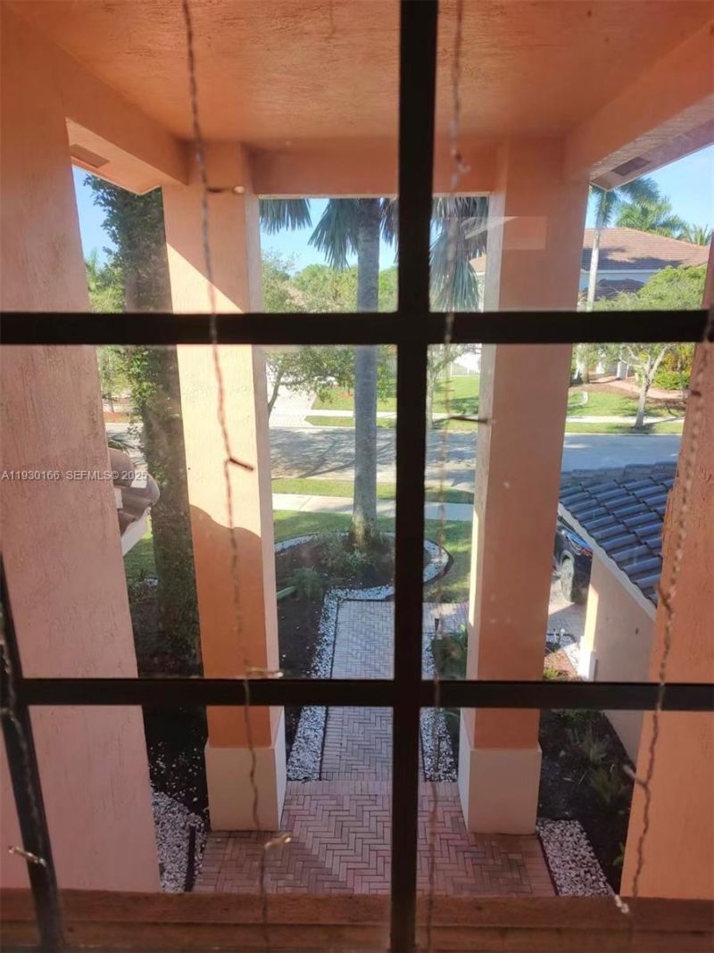 1035 Waterside Cir, Weston, FL 33327 Photo