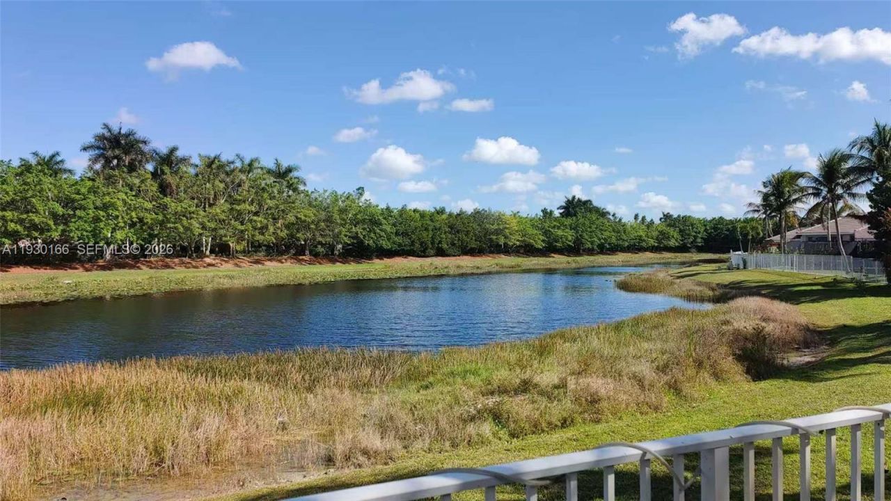 1035 Waterside Cir, Weston, FL 33327 Photo
