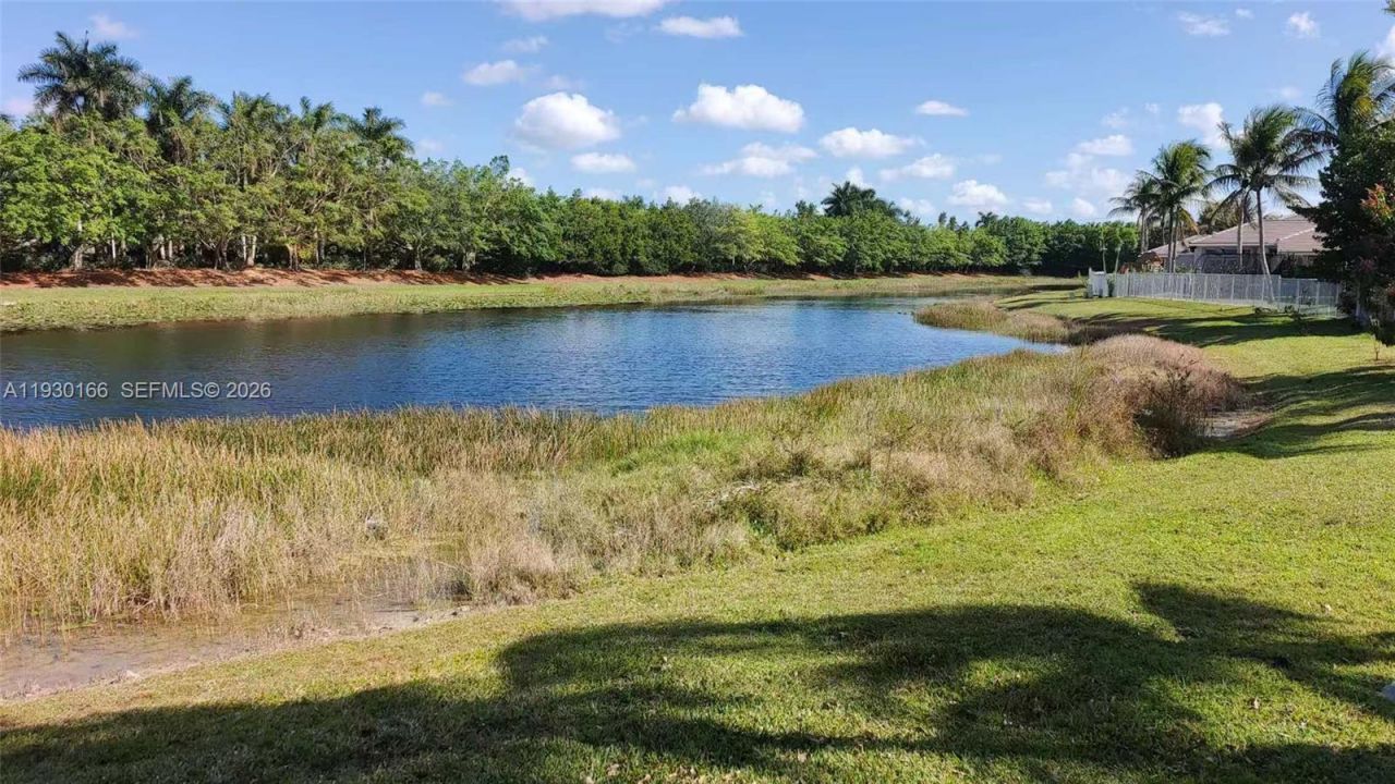 1035 Waterside Cir, Weston, FL 33327 Photo
