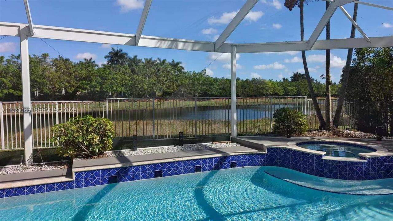 1035 Waterside Cir, Weston, FL 33327 Photo