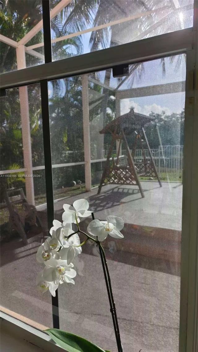 1035 Waterside Cir, Weston, FL 33327 Photo