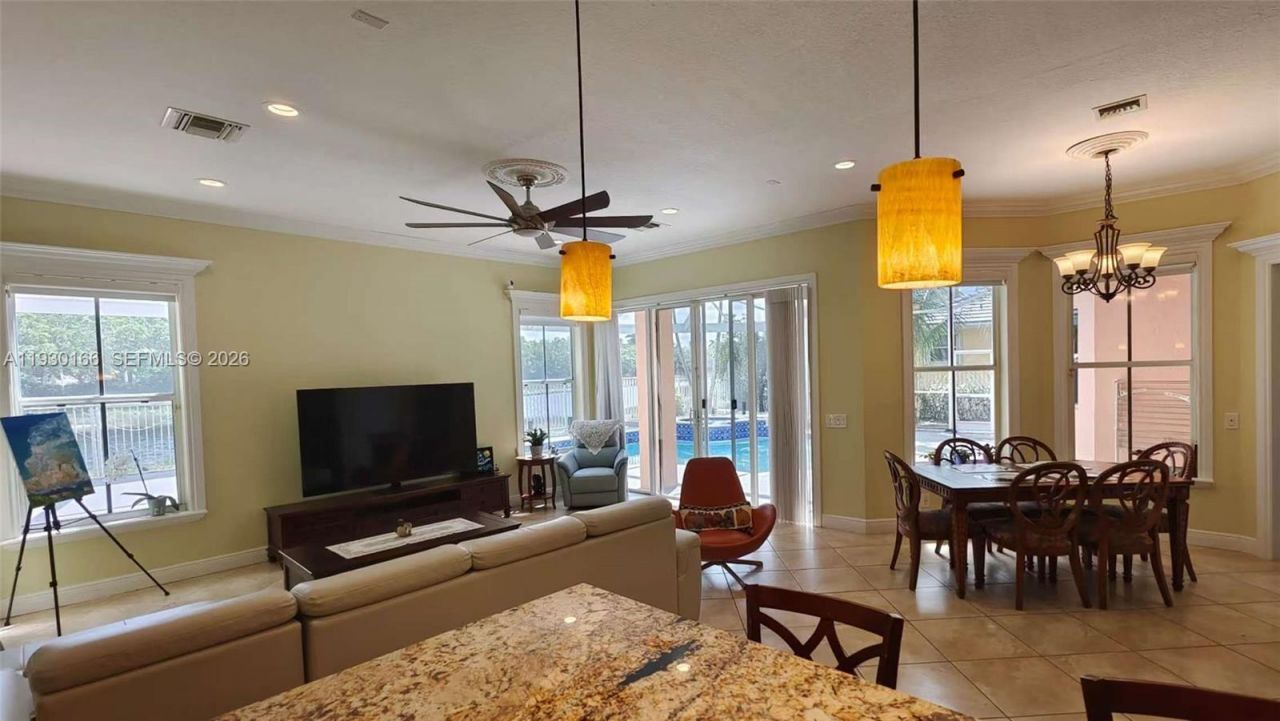 1035 Waterside Cir, Weston, FL 33327 Photo