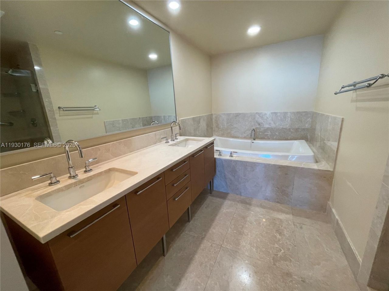 17001 Collins Ave, Unit 1806, Sunny Isles Beach, FL 33160 Photo