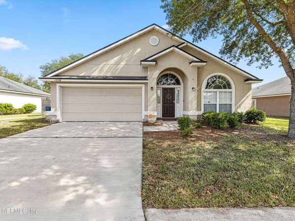 13706 W FISH EAGLE Drive W, Jacksonville, FL 32226