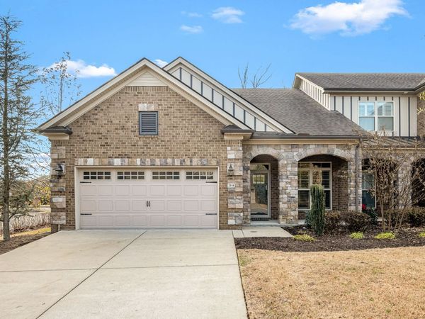 2116 Herring Xing, Murfreesboro, TN 37130