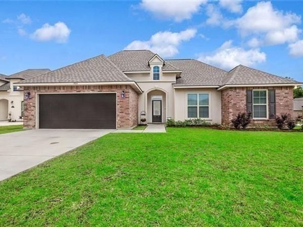 1933 BRYCE Drive, Covington, LA 70435