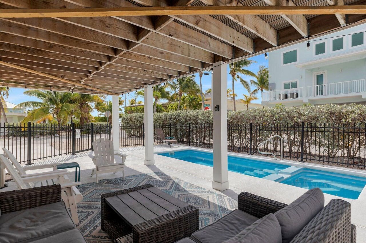 699 116th Street Ocean, Marathon, FL 33050 Photo