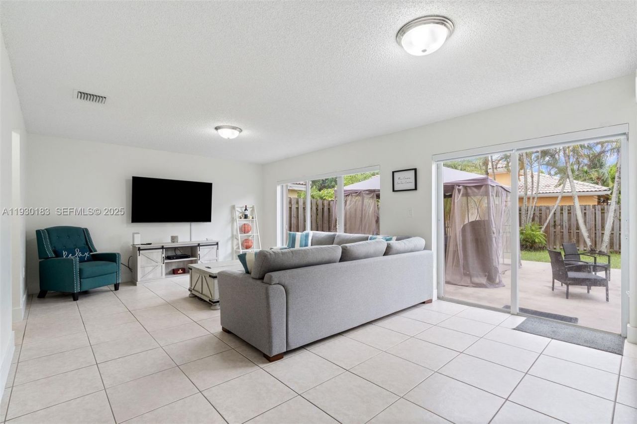 14152 SW 154th Ct, Miami, FL 33196 Photo