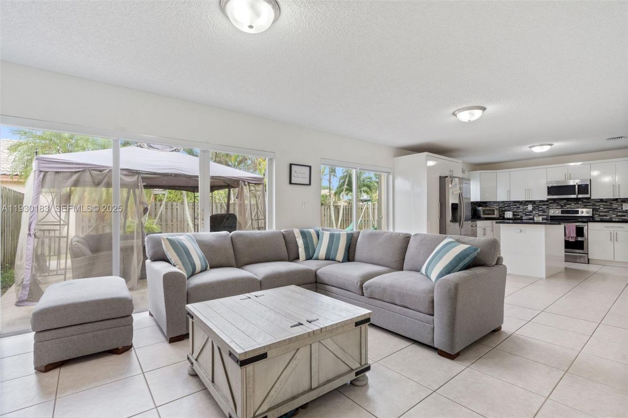 14152 SW 154th Ct, Miami, FL 33196 Photo