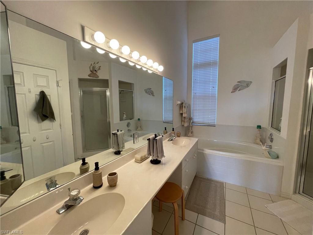 25232 Pelican Creek Cir, Unit 202, Bonita Springs, FL 34134 Photo