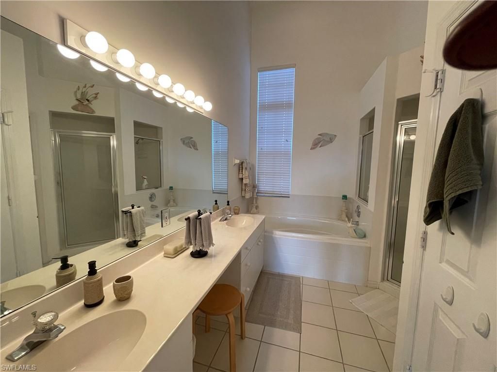 25232 Pelican Creek Cir, Unit 202, Bonita Springs, FL 34134 Photo