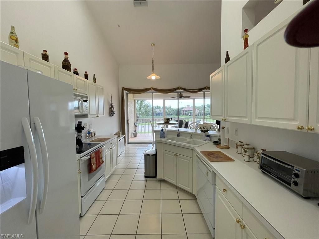 25232 Pelican Creek Cir, Unit 202, Bonita Springs, FL 34134 Photo