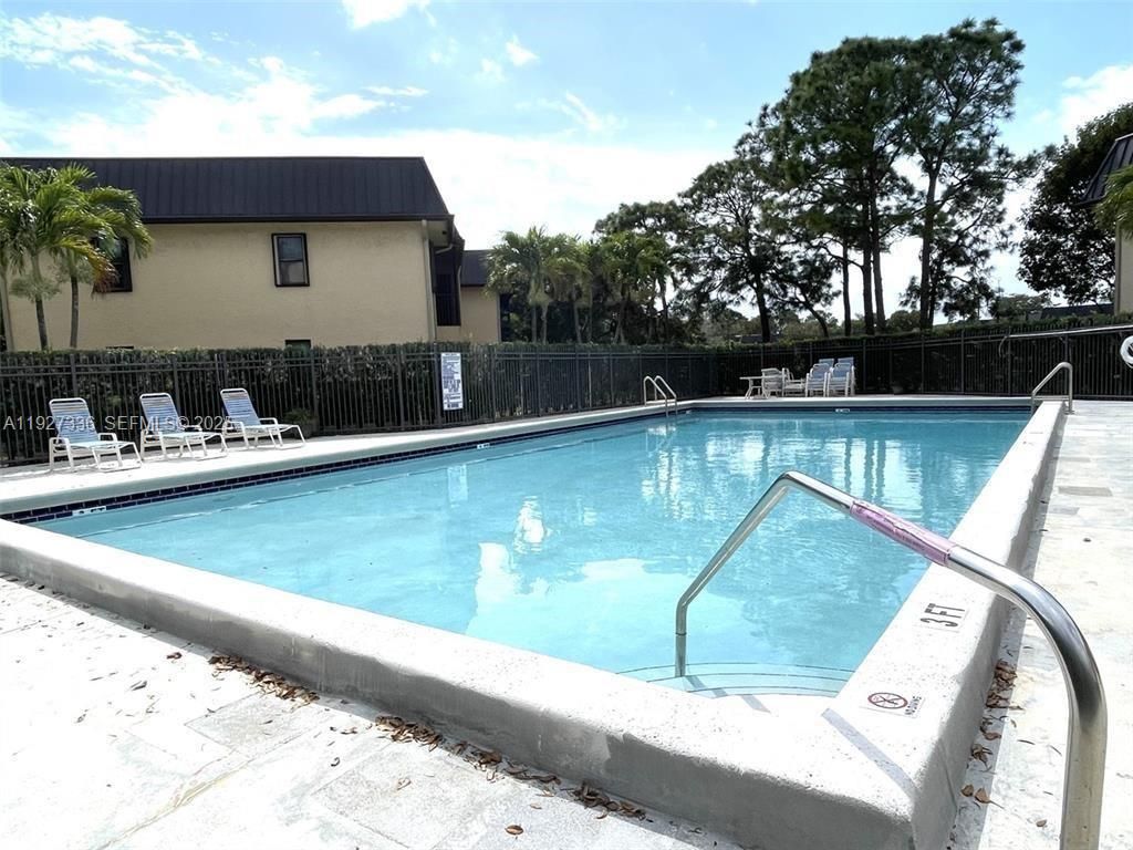 9173 NW 1st Ct, Unit 202, Pembroke Pines, FL 33024 Photo