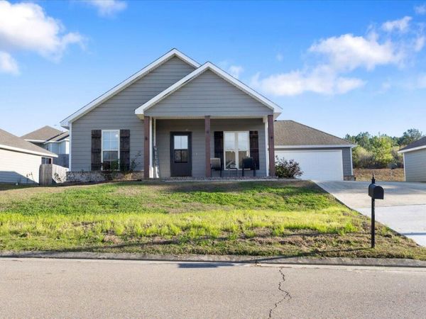 11 Cosmos, Hattiesburg, MS 39402