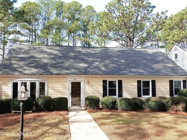 44 Village Green Circle, Southern Pines, NC 28387