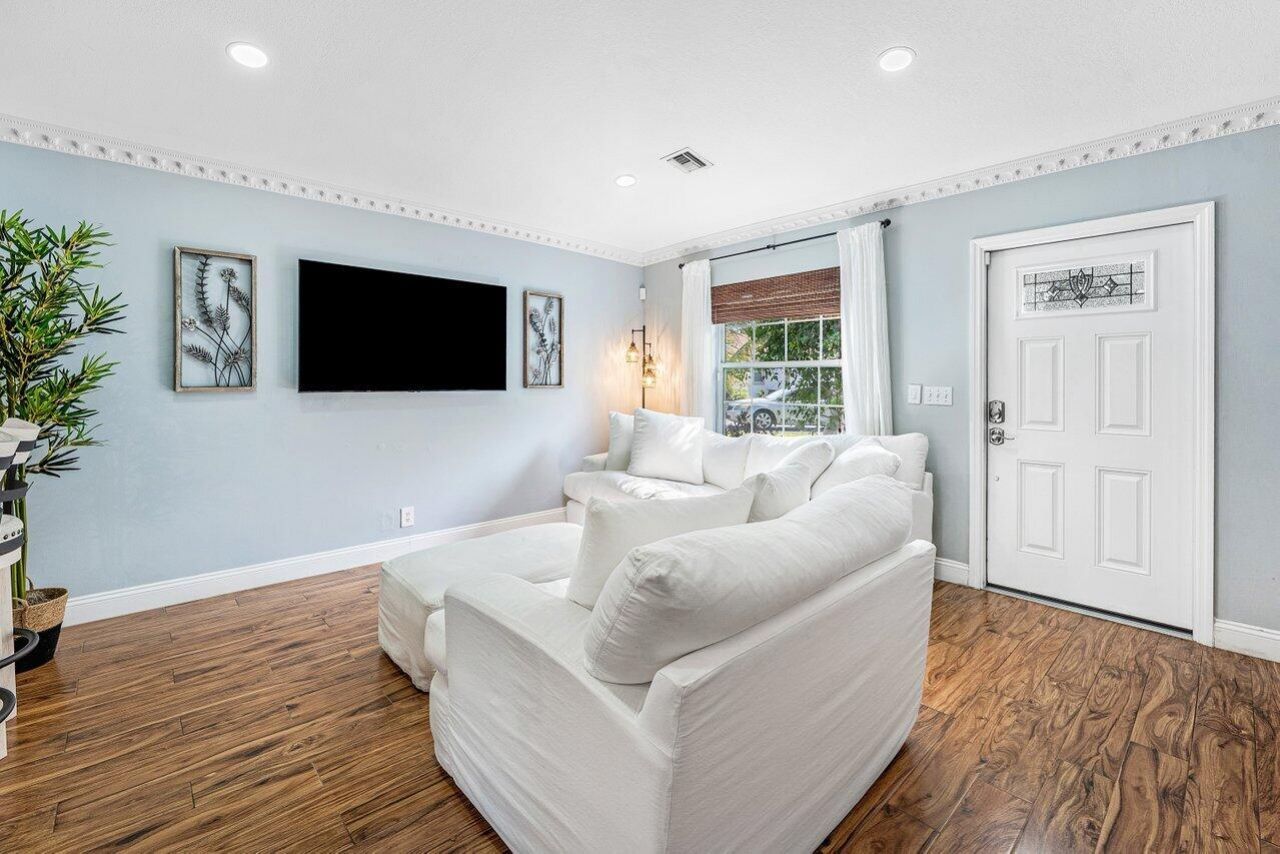 5418 Club Circle, Haverhill, FL 33415 Photo