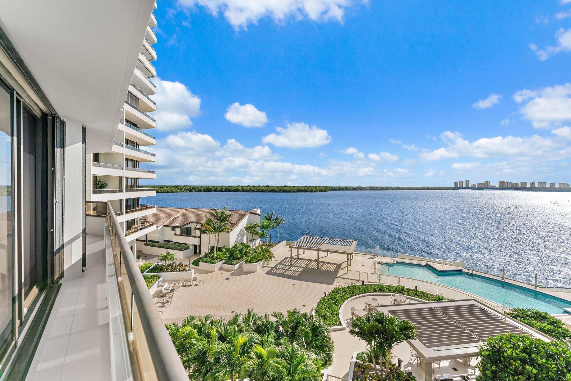 100 Lakeshore Drive, Unit 457, North Palm Beach, FL 33408 Photo