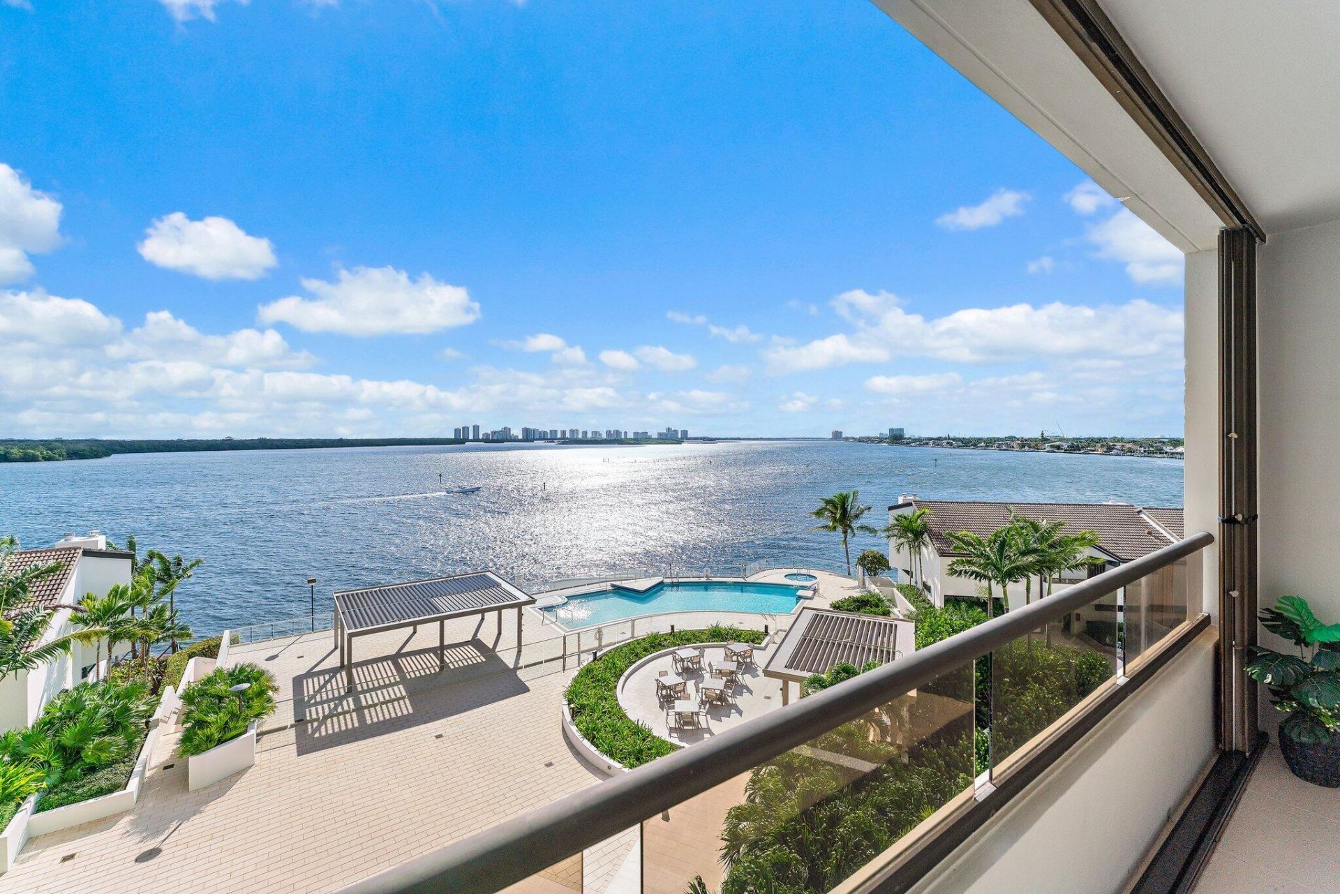 100 Lakeshore Drive, Unit 457, North Palm Beach, FL 33408 Photo