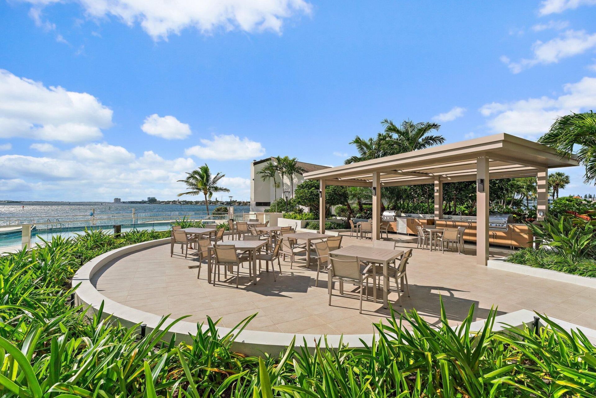 100 Lakeshore Drive, Unit 457, North Palm Beach, FL 33408 Photo